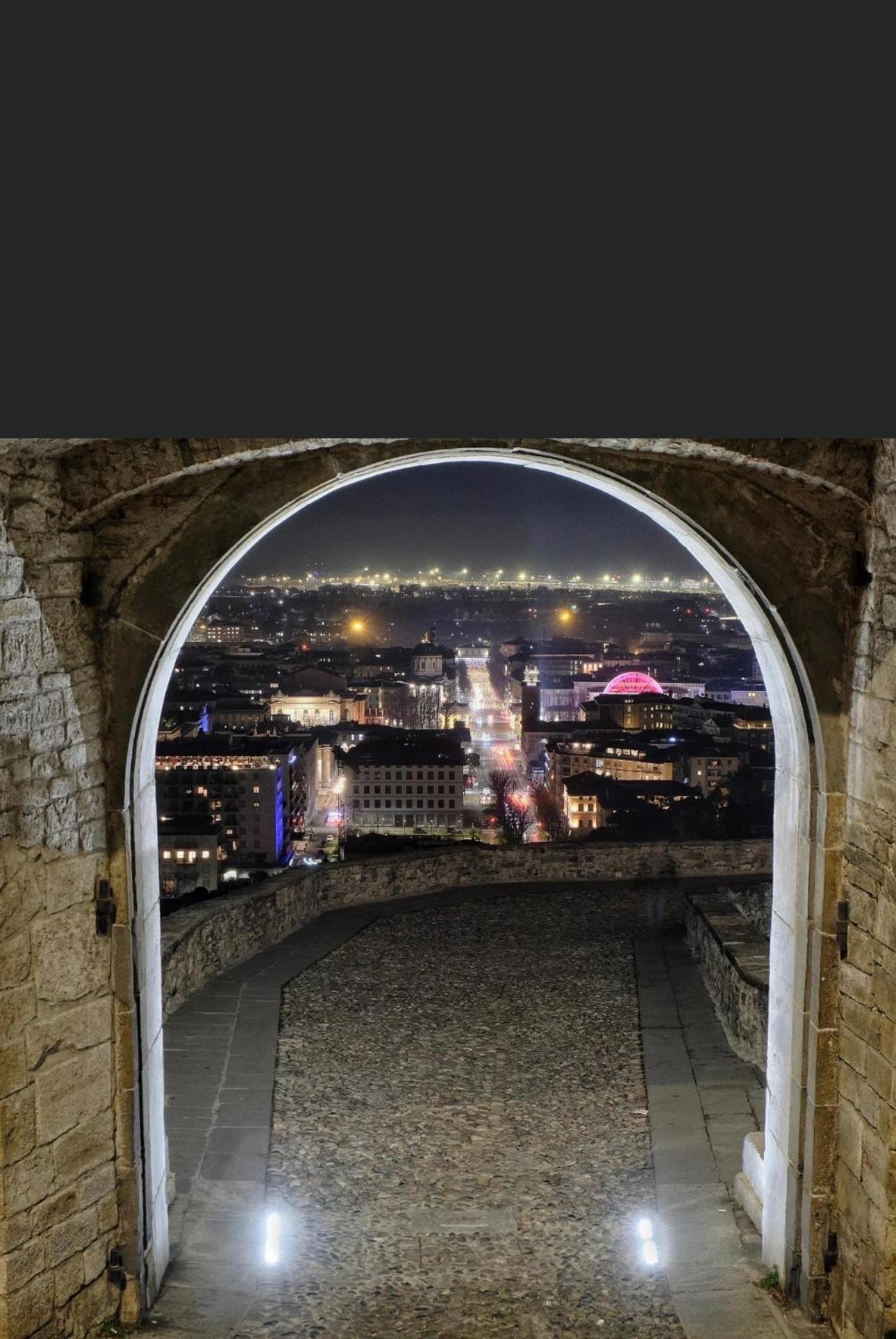 Smart Gold Apartment Luxury Central Бергамо Екстериор снимка