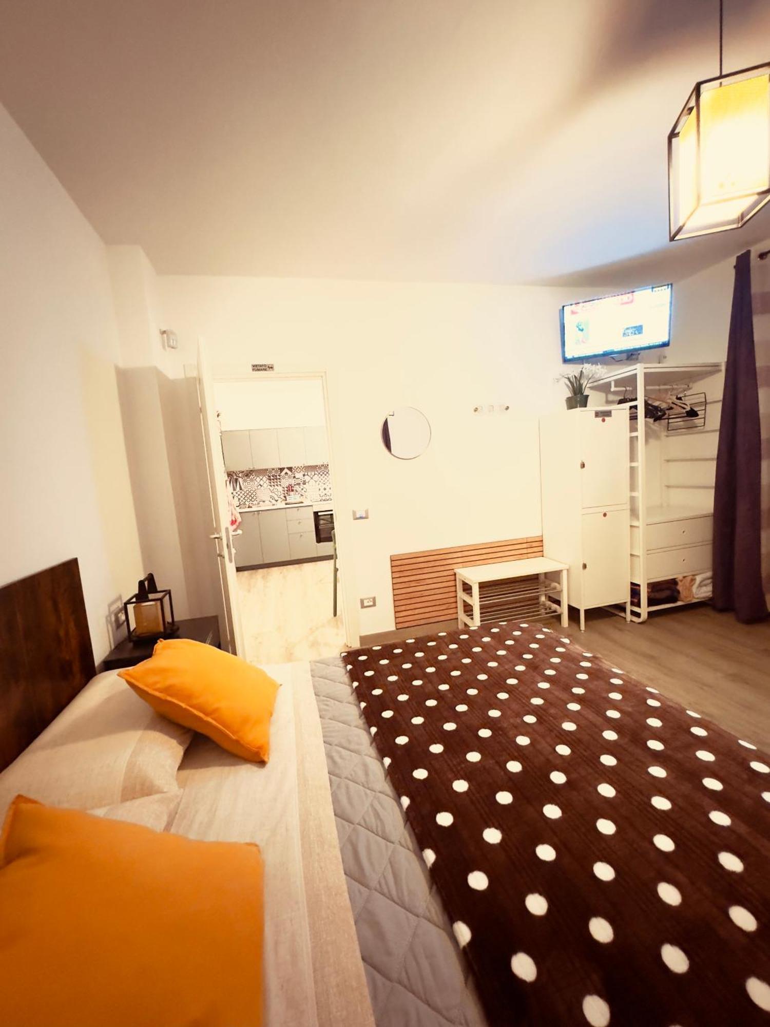Smart Gold Apartment Luxury Central Бергамо Екстериор снимка